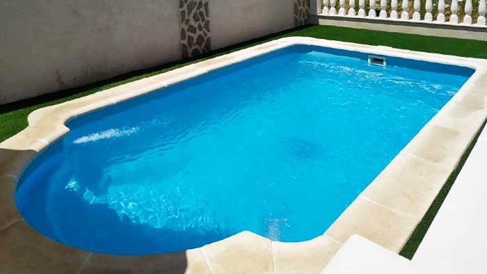 ¿Por qué elegir una piscina prefabricada de poliéster?