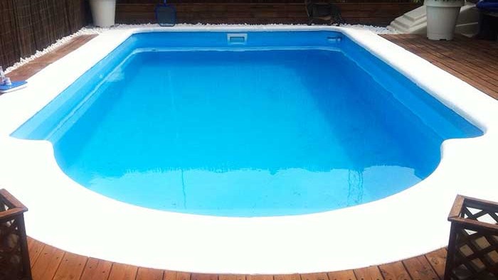 ¿Has pensado hacer que tu piscina sea de agua salada?